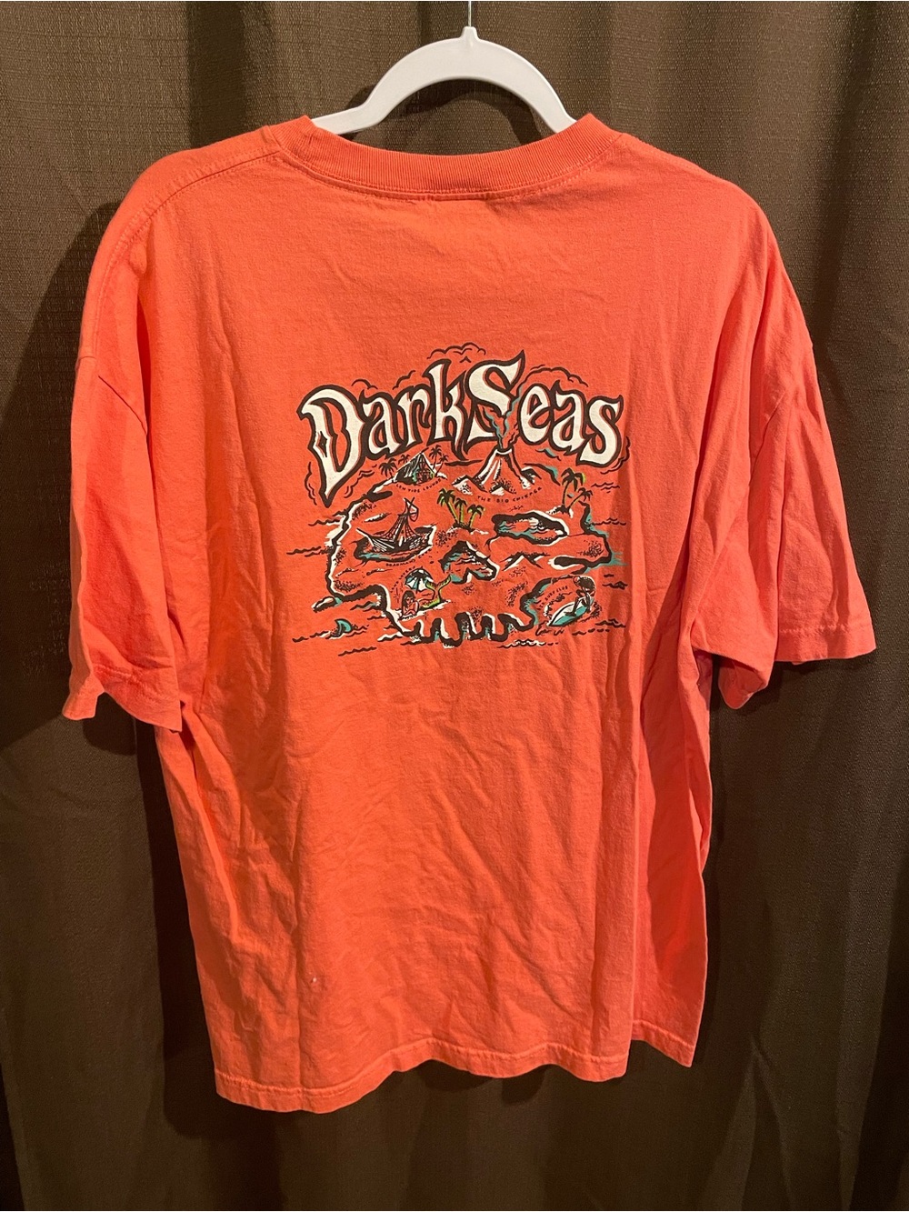 Dark seas graphic tee